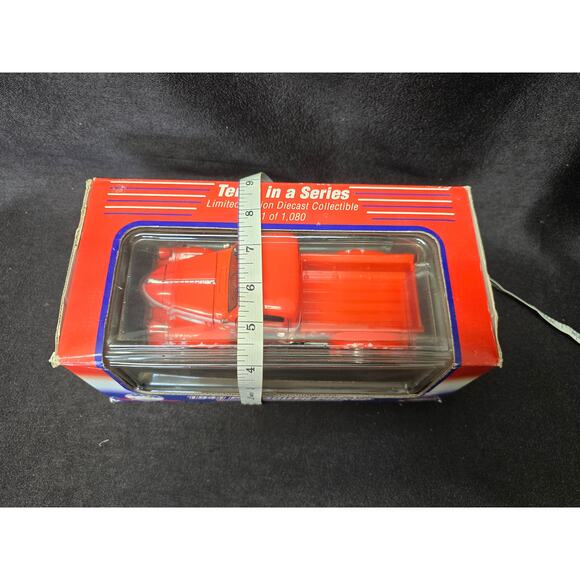 Motor Classic Sturgis 1941 Plymouth Pickup 1:24 Scale Diecast Replica 9-11 Car - Picture 9 of 10